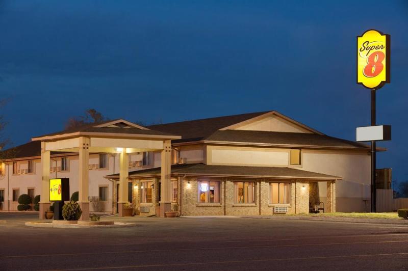 Super 8 By Wyndham Tucumcari Hotel Exterior foto